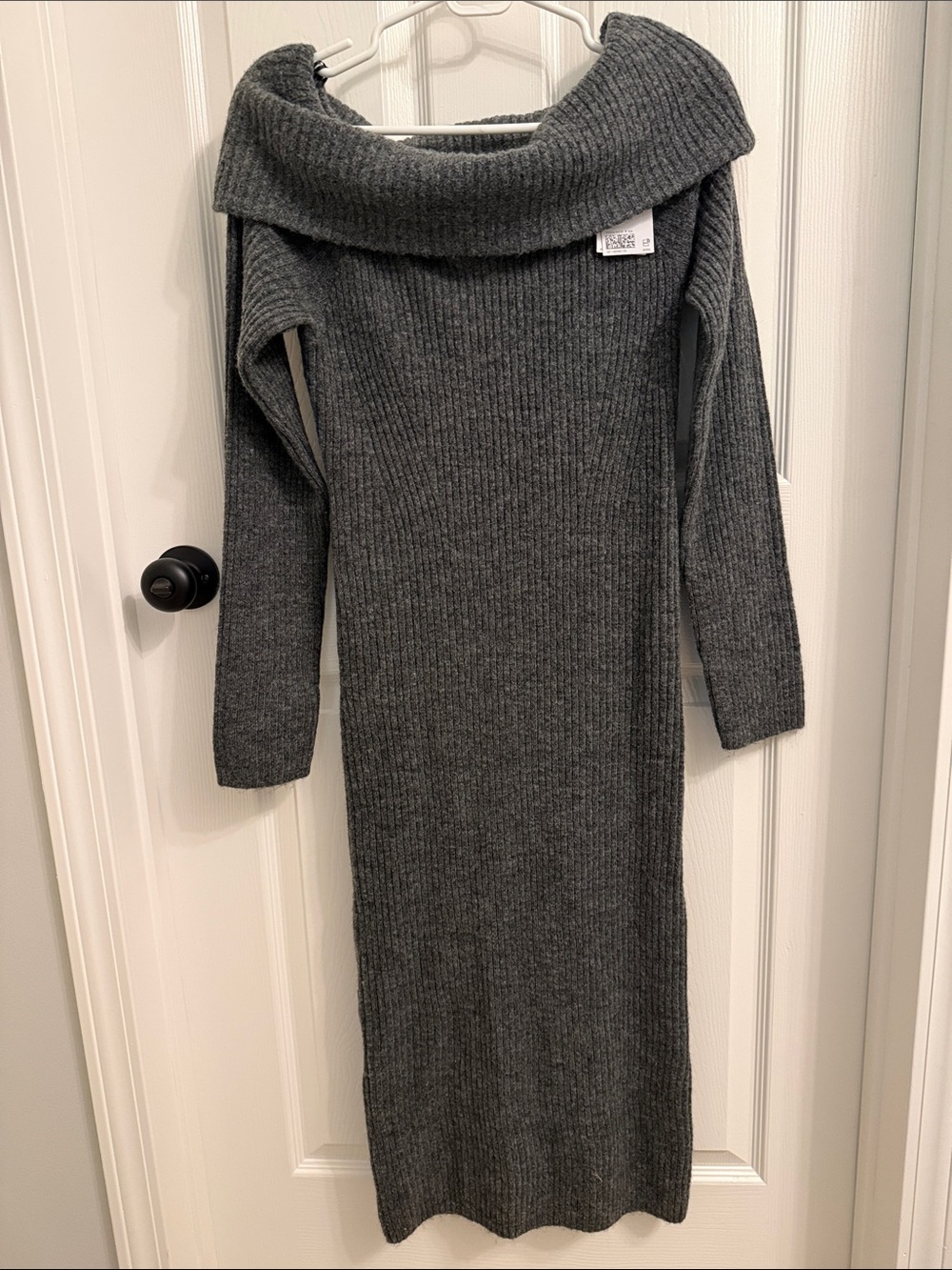 The H&M Rib-Knit Off-the-Shoulder Dress size M new with tags